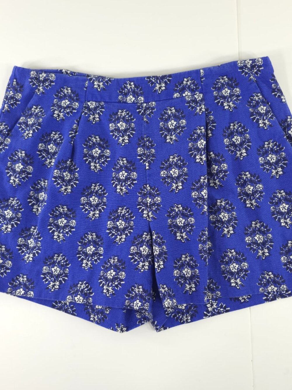 MADEWELL BLUE WHITE FLORAL LINEN PLEATED CHINO SHORTS WOMENS SIZE 6 MID RISE